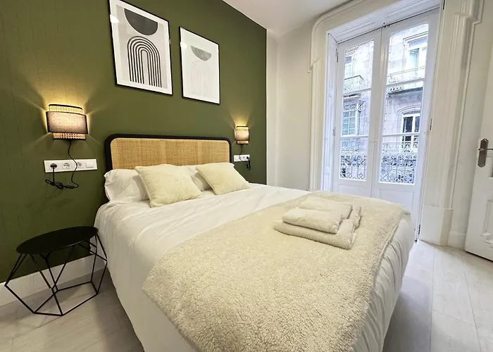 Velazquez 34, Con Parking Gratis By Ybh * Vigo